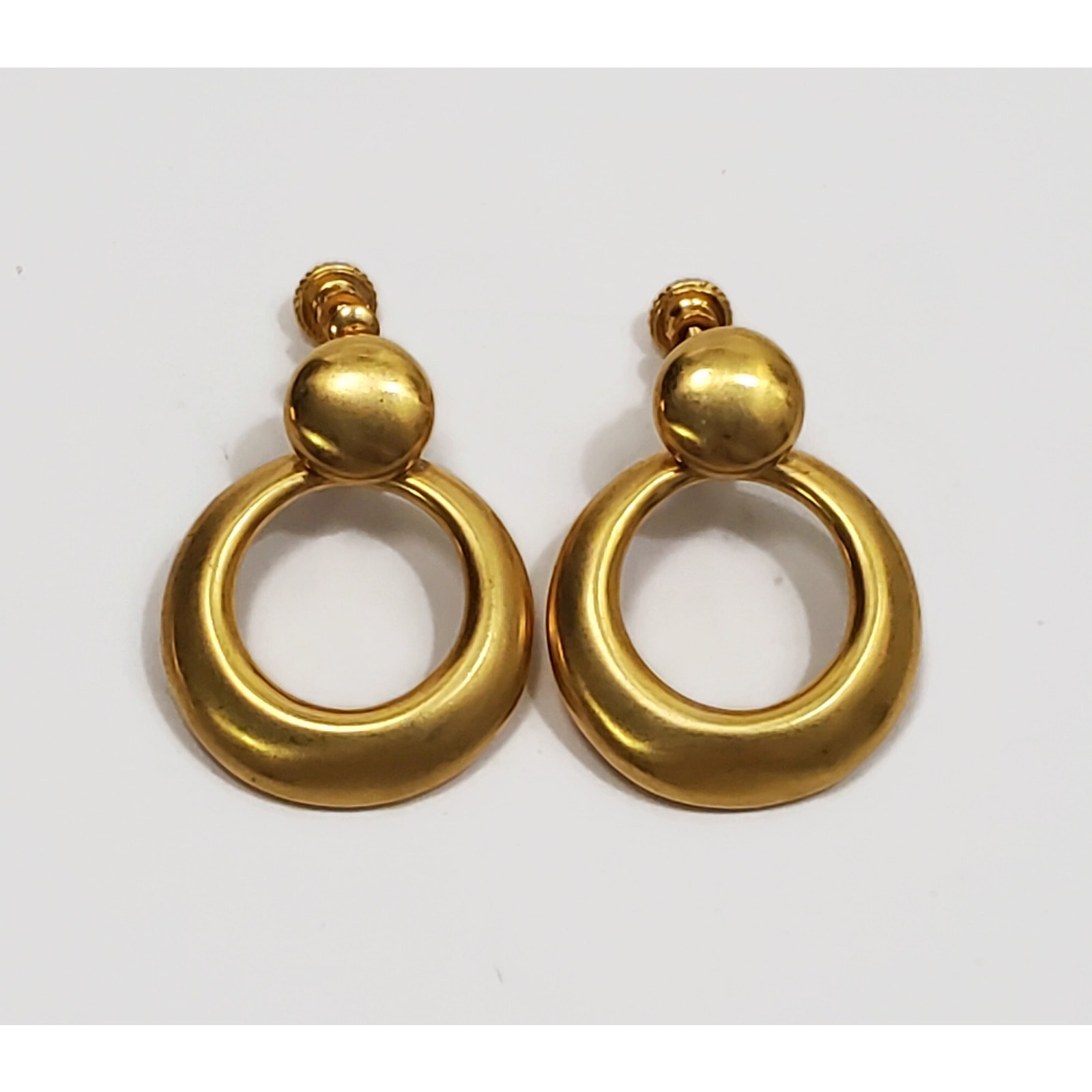 Vintage Mfa Museum Of Fine Arts Matte Gold Tone Door Knocker Screw Back Earrings